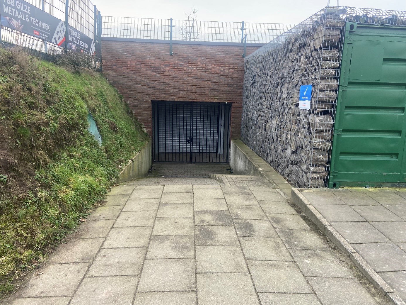 Uit- en ingang naar veld 3 en 4 tijdelijk buiten gebruik